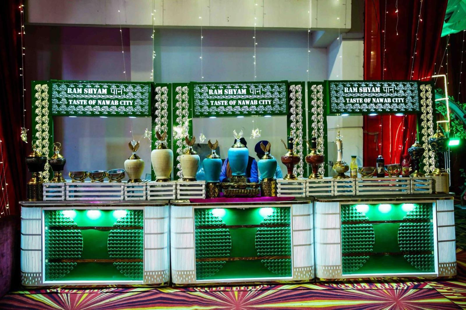 Party Gateway Hotel *